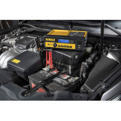 DEWALT DXAEC801B Cargador de batería de banco de 30 Amp. con arranque del motor de 80 Amp.